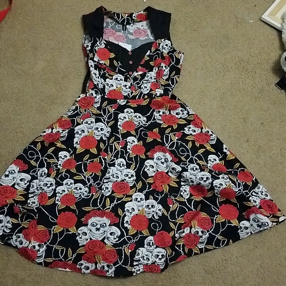 Dresses & Skirts - Womans vintage dress